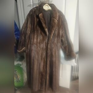 Full length MINK COAT. NOTCHED COLLAR, SIDE POCKETS, CUFFED SLEEVES